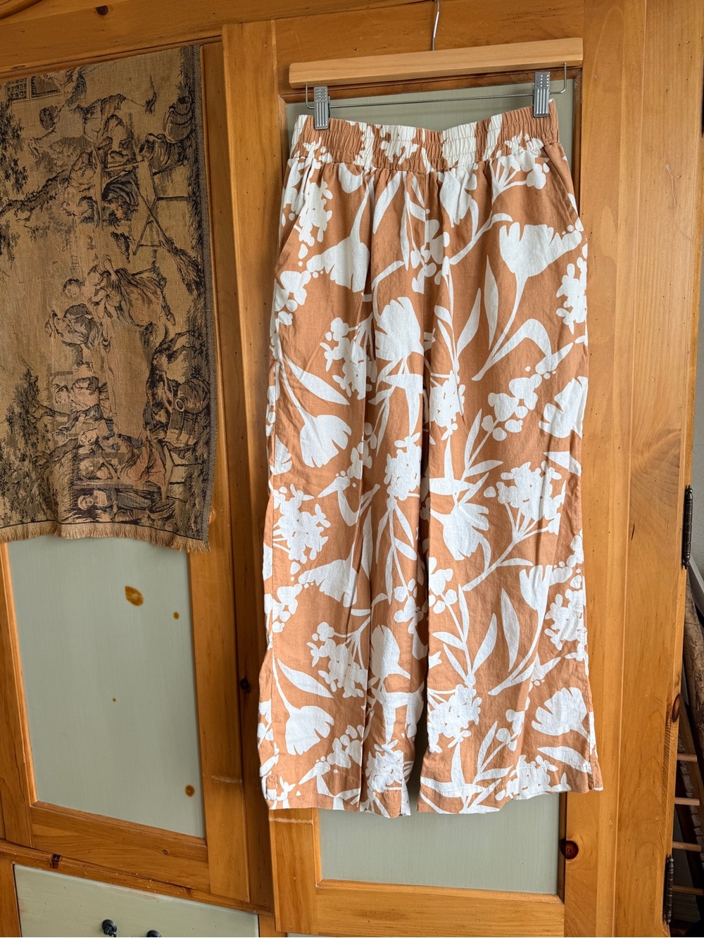 Wide leg crop pants